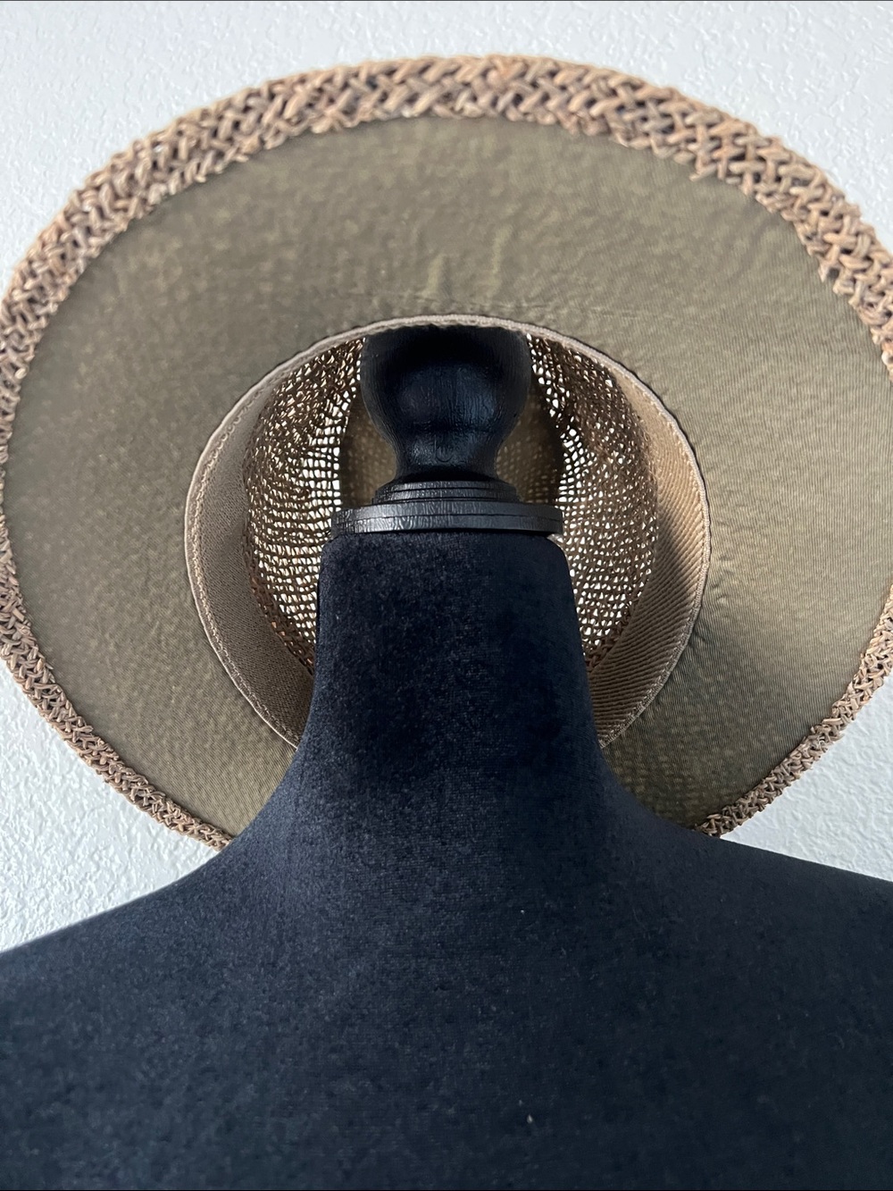 NWOT Dockers Tan Straw Fedora with Beige Band, natural fibers - Picture 2 of 9